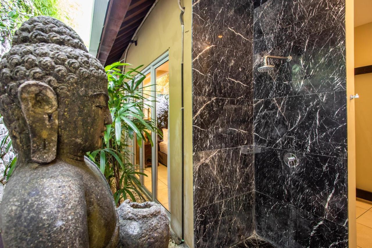 Asrina Villa'S Seminyak Exterior photo
