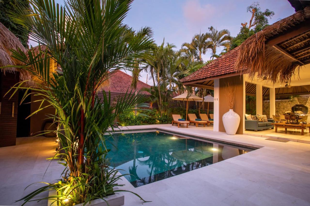 Asrina Villa'S Seminyak Exterior photo