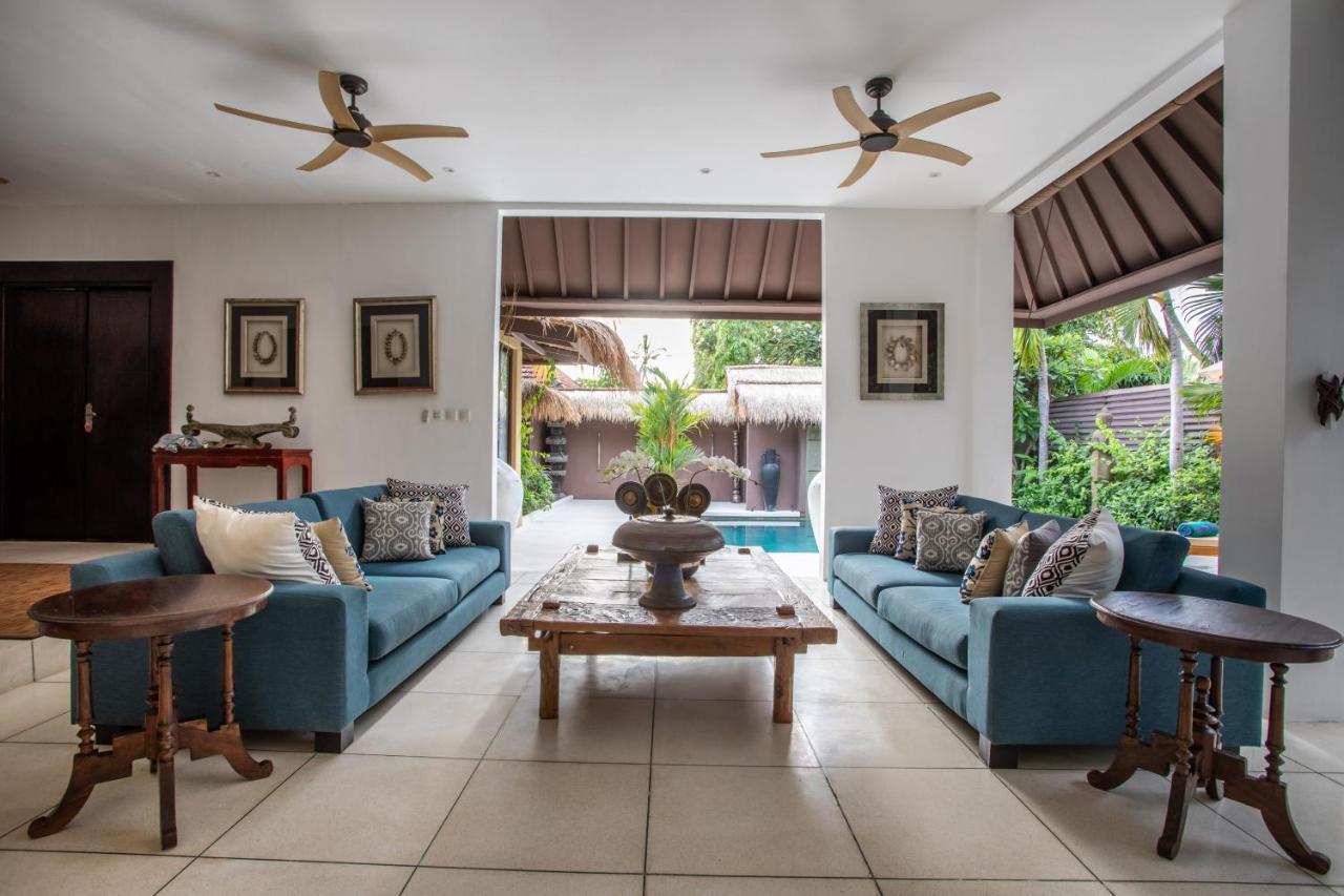 Asrina Villa'S Seminyak Exterior photo