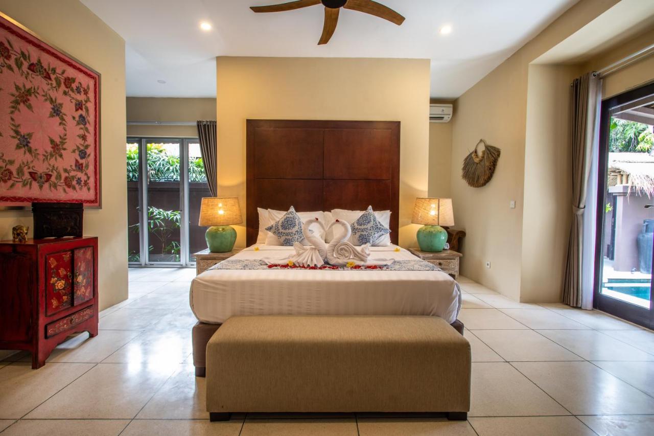 Asrina Villa'S Seminyak Exterior photo