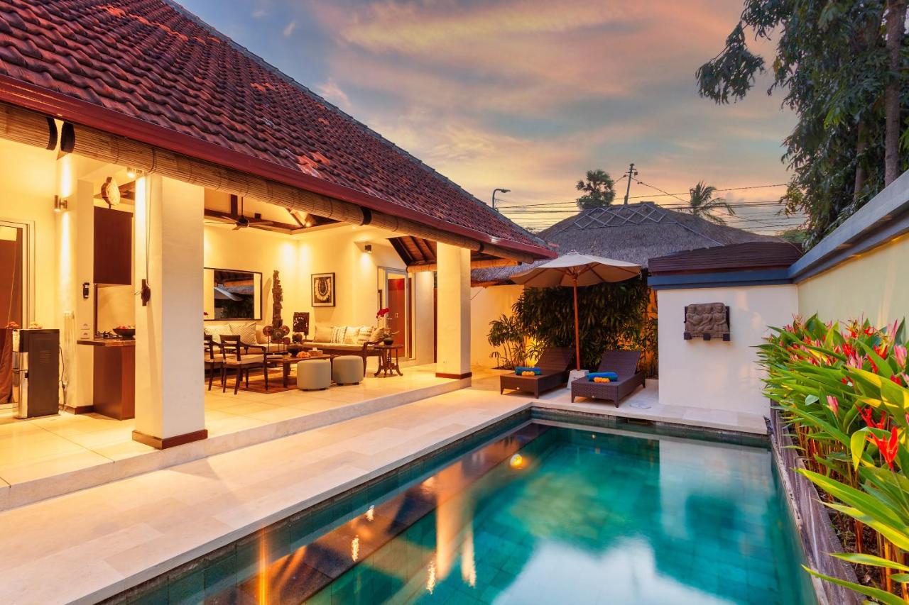 Asrina Villa'S Seminyak Exterior photo