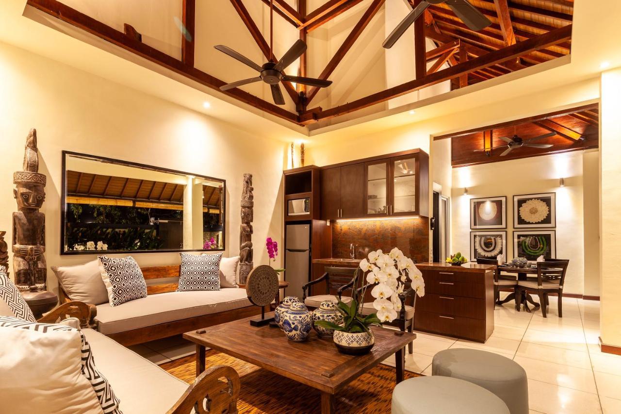Asrina Villa'S Seminyak Exterior photo