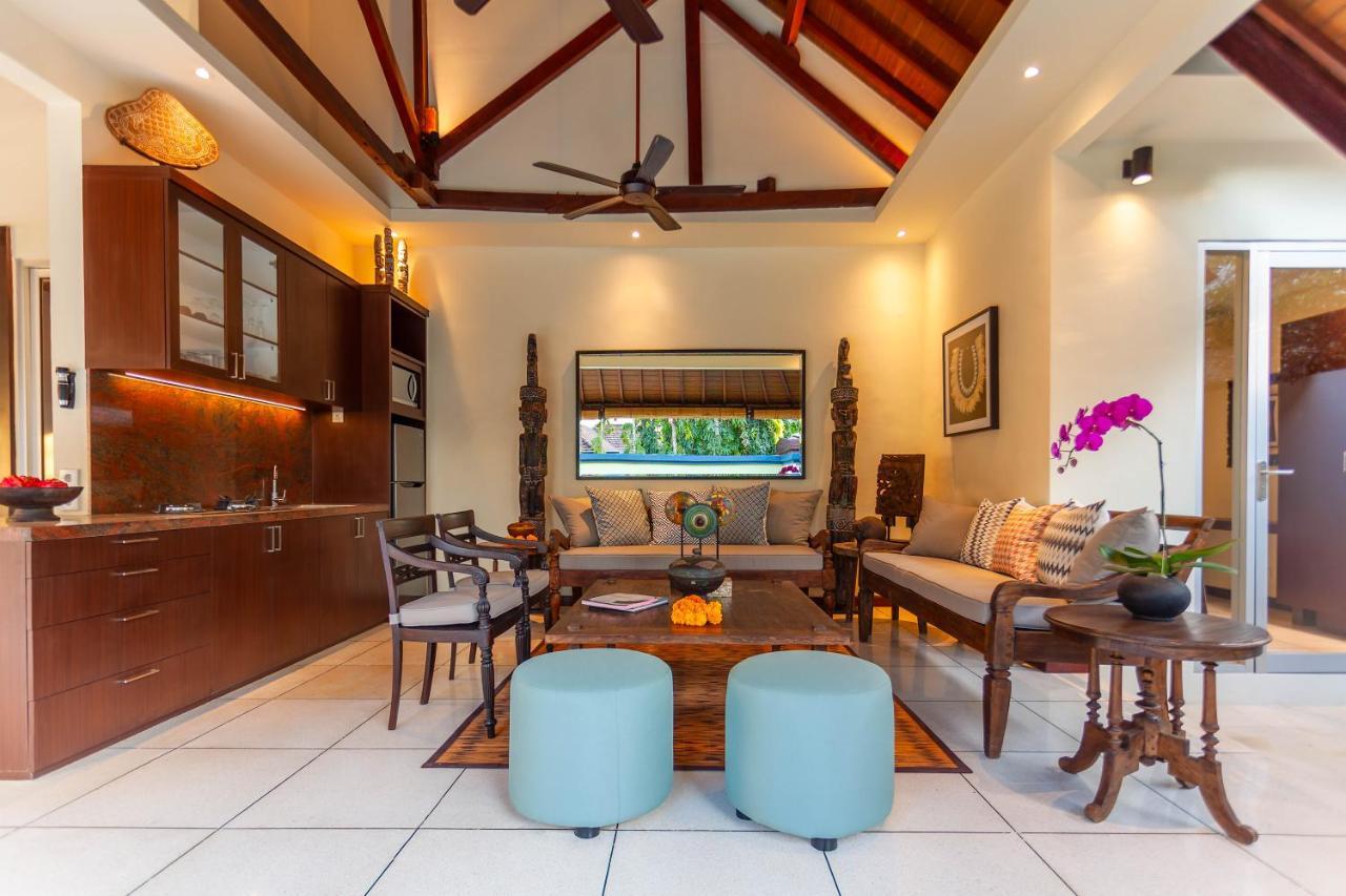 Asrina Villa'S Seminyak Exterior photo