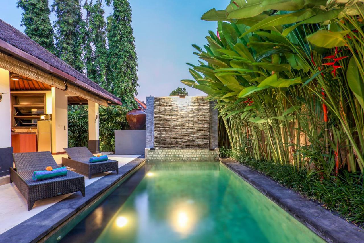 Asrina Villa'S Seminyak Exterior photo