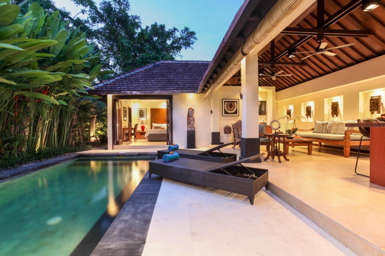 Asrina Villa'S Seminyak Exterior photo