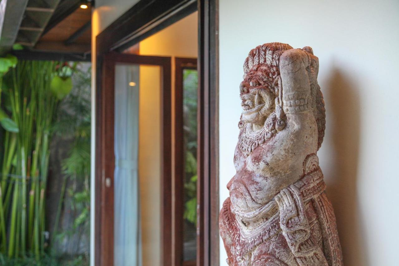 Asrina Villa'S Seminyak Exterior photo