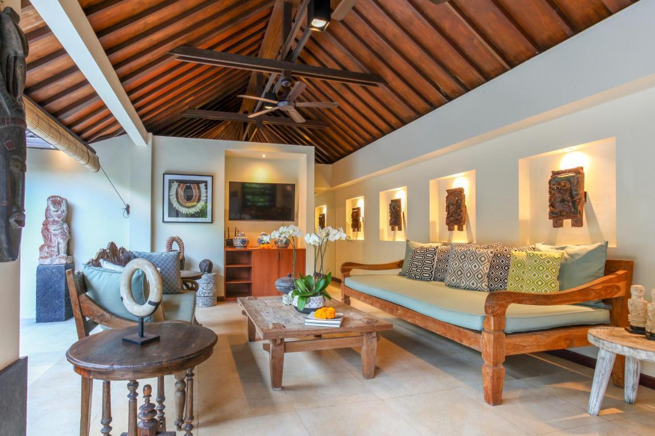 Asrina Villa'S Seminyak Exterior photo