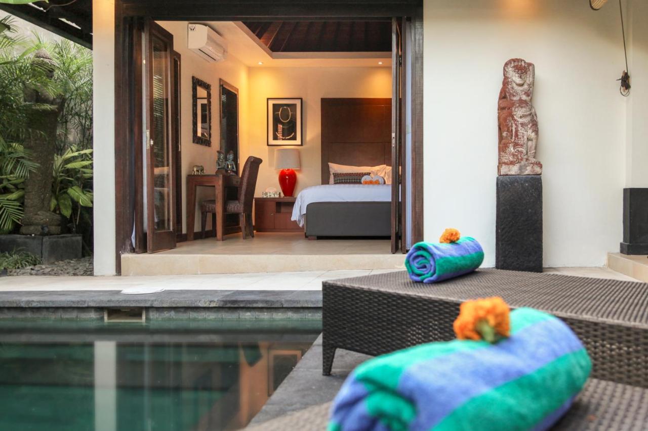 Asrina Villa'S Seminyak Exterior photo