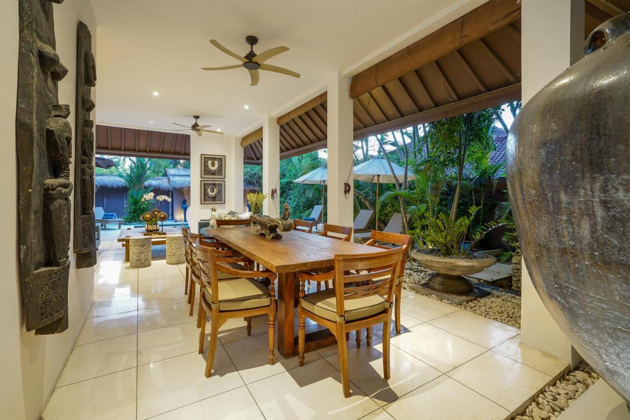 Asrina Villa'S Seminyak Exterior photo